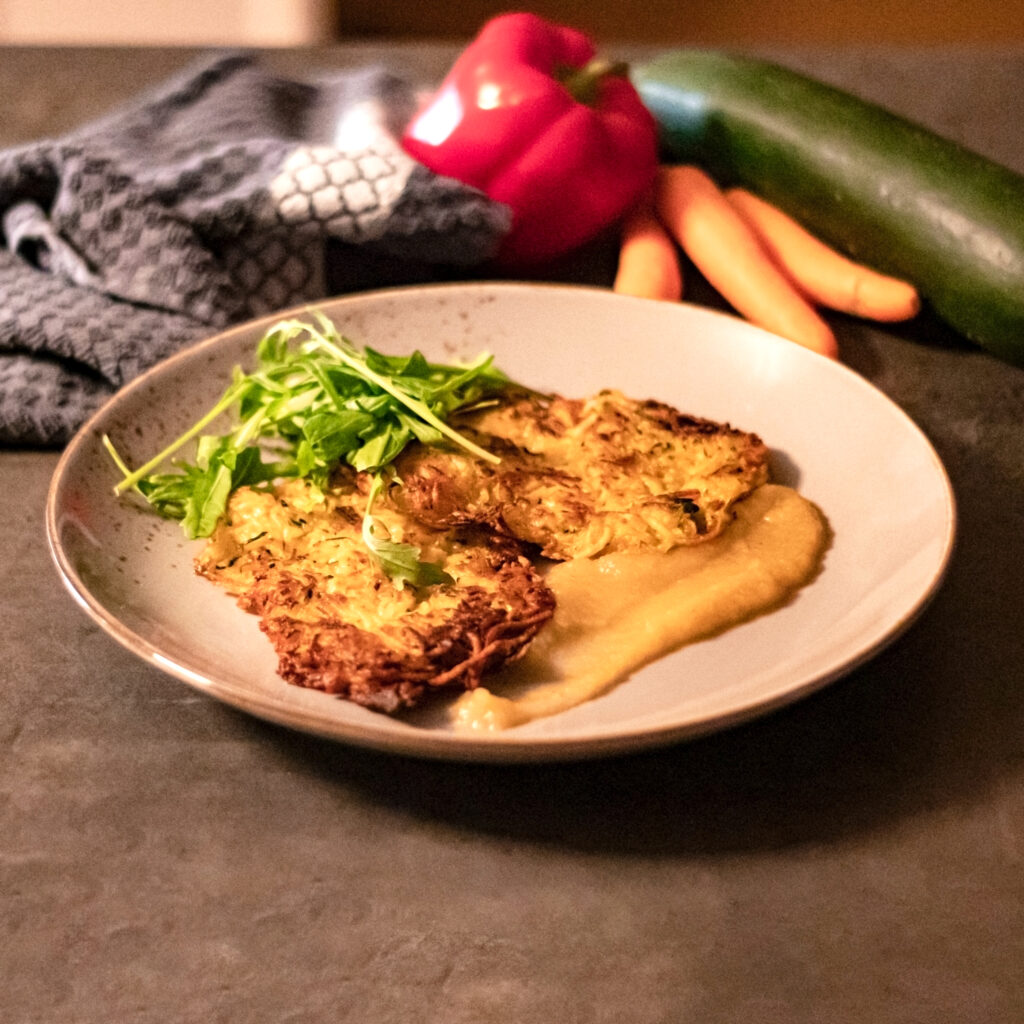 Zucchini-Möhren-Puffer - TB Food &amp; Drink